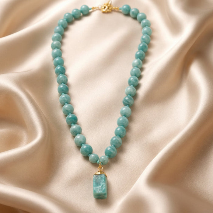 Necklace Threaded Beads with Stone