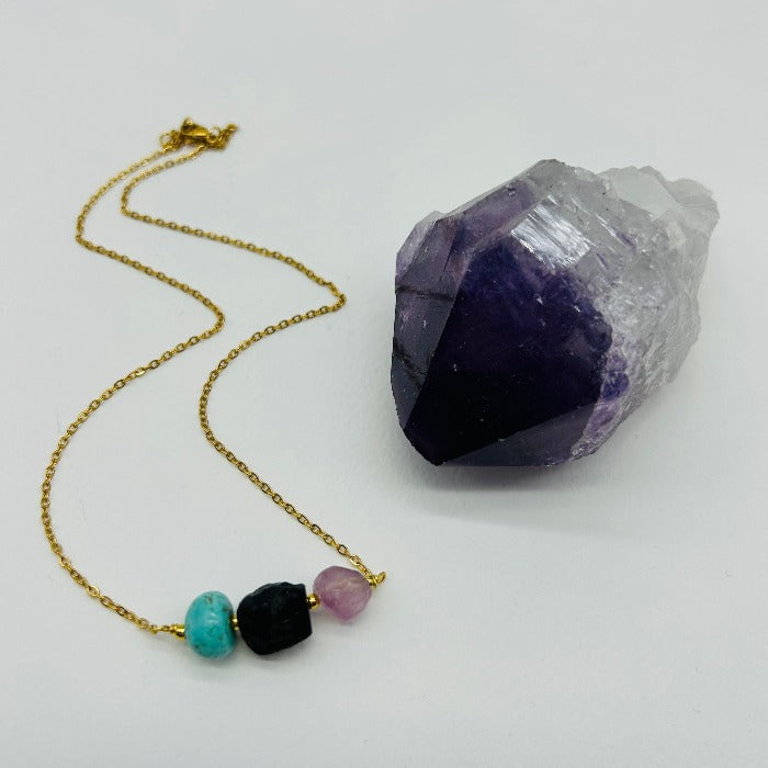 Necklace 3 Stone Raw Horizontal