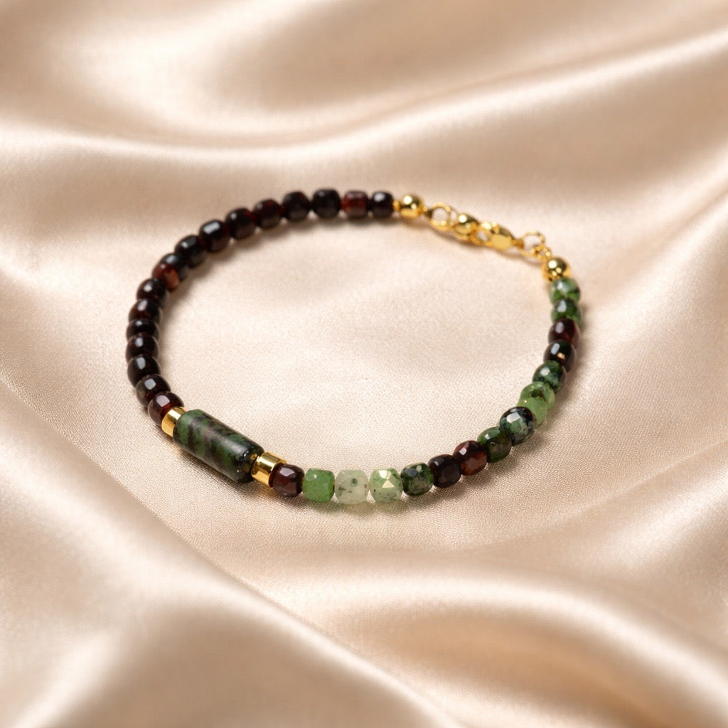 Bracelet Semiprecious Beads with Cilinder Stone in the Middle