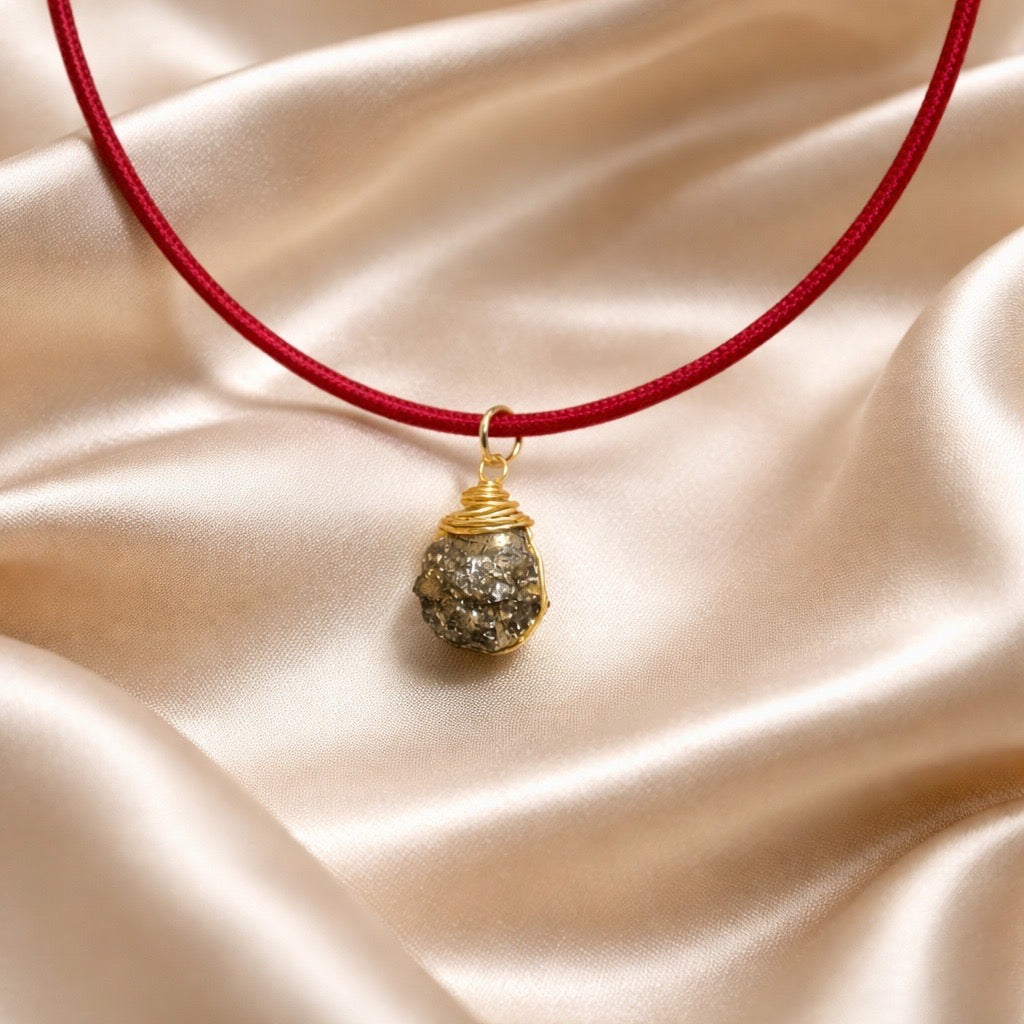 Necklace Magnetic with Semiprecious Raw Stone