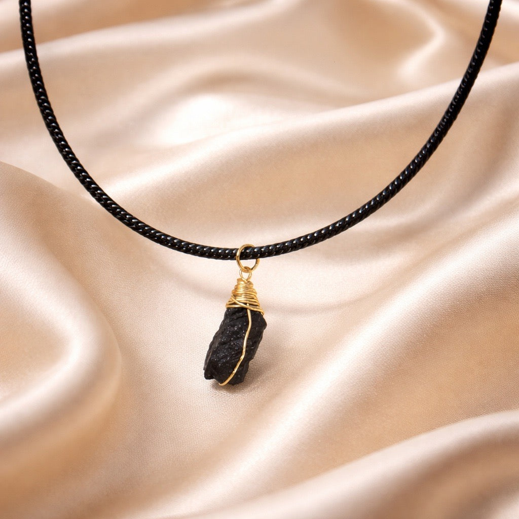 Necklace Magnetic with Semiprecious Raw Stone