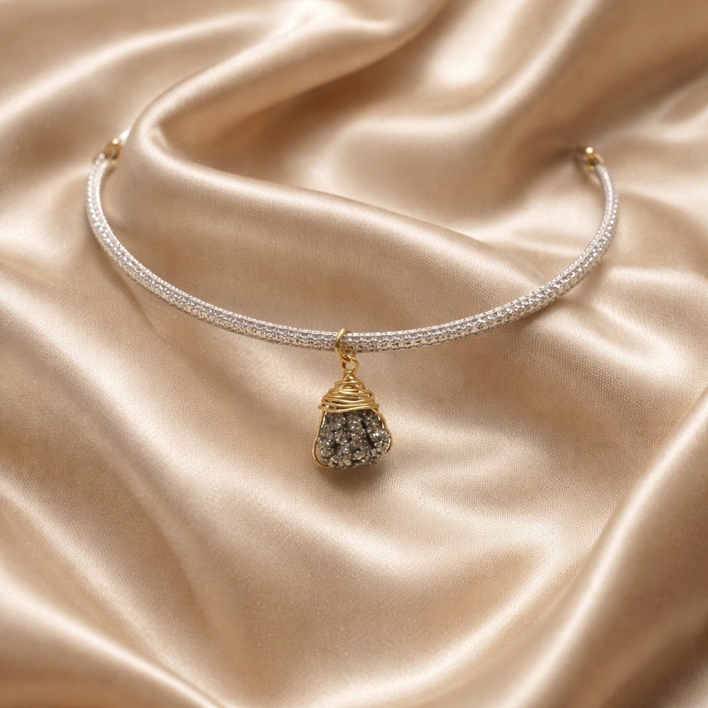 Necklace Magnetic with Semiprecious Raw Stone