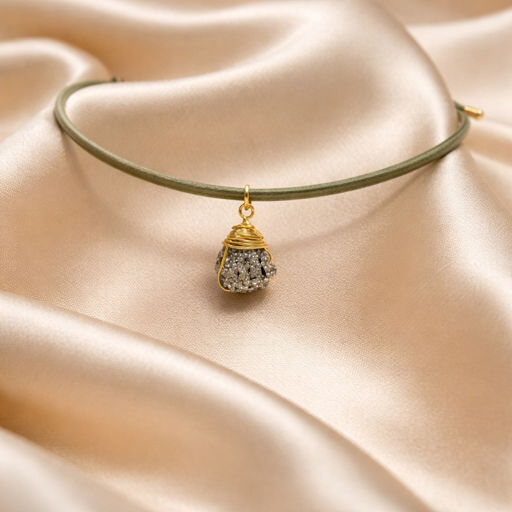 Necklace Magnetic with Semiprecious Raw Stone