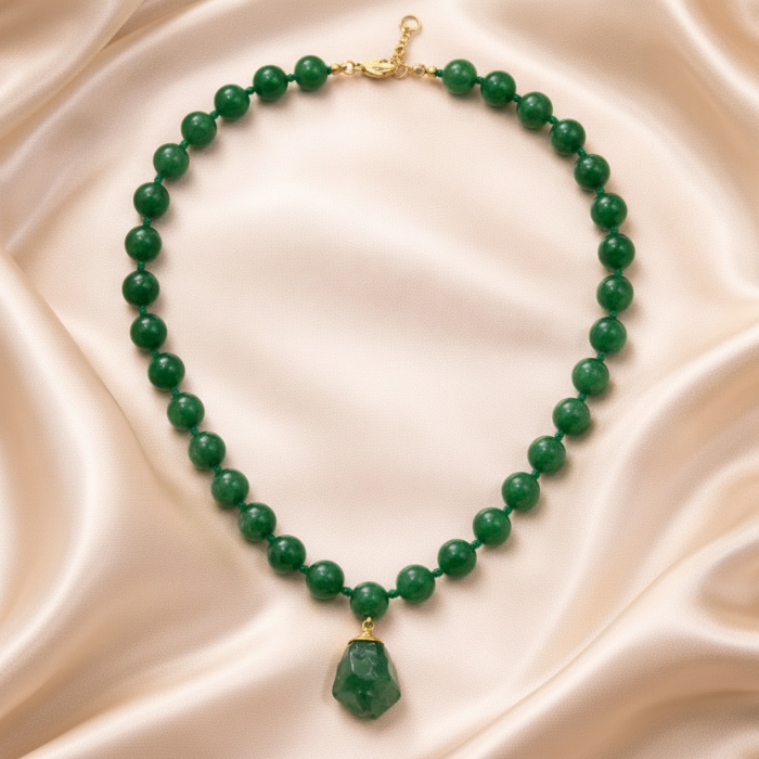 Necklace Threaded Beads with Stone