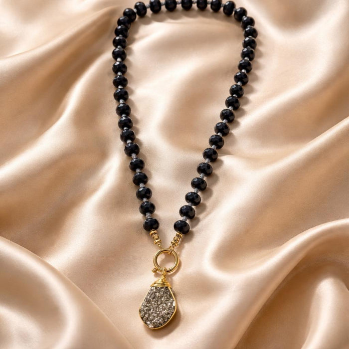 Necklace Threaded Beads with Stone