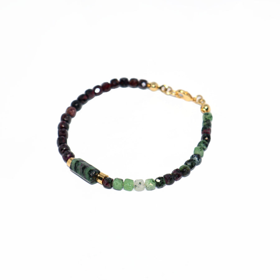 Bracelet Semiprecious Beads with Cilinder Stone in the Middle