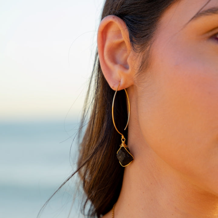 Earrings Hoops with Individual Stone