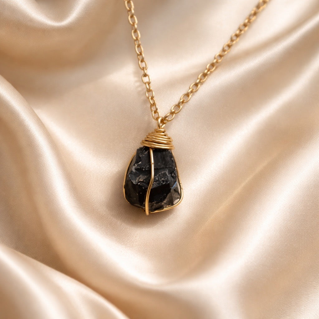 Necklace Cage Natural Stones