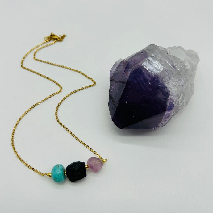 Necklace 3 Stone Raw Horizontalo