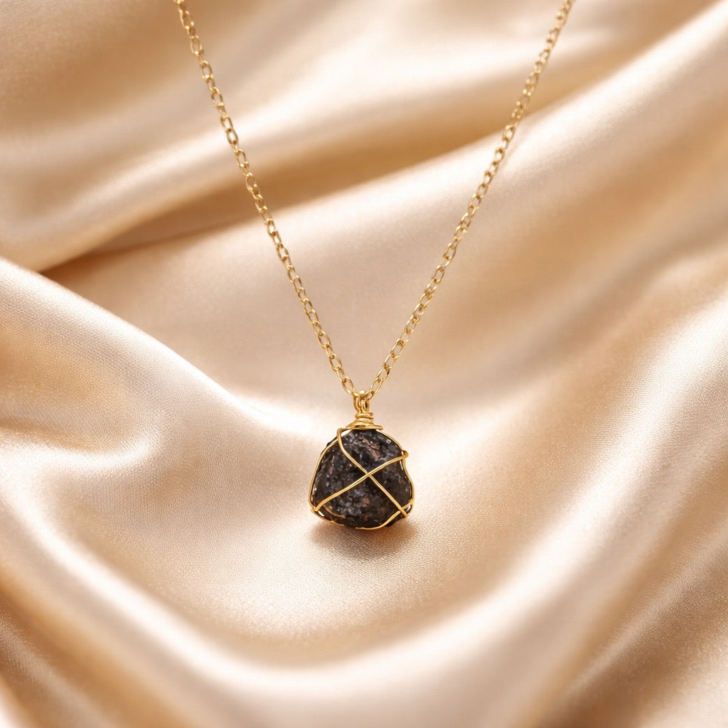 Necklace Cage Natural Stones