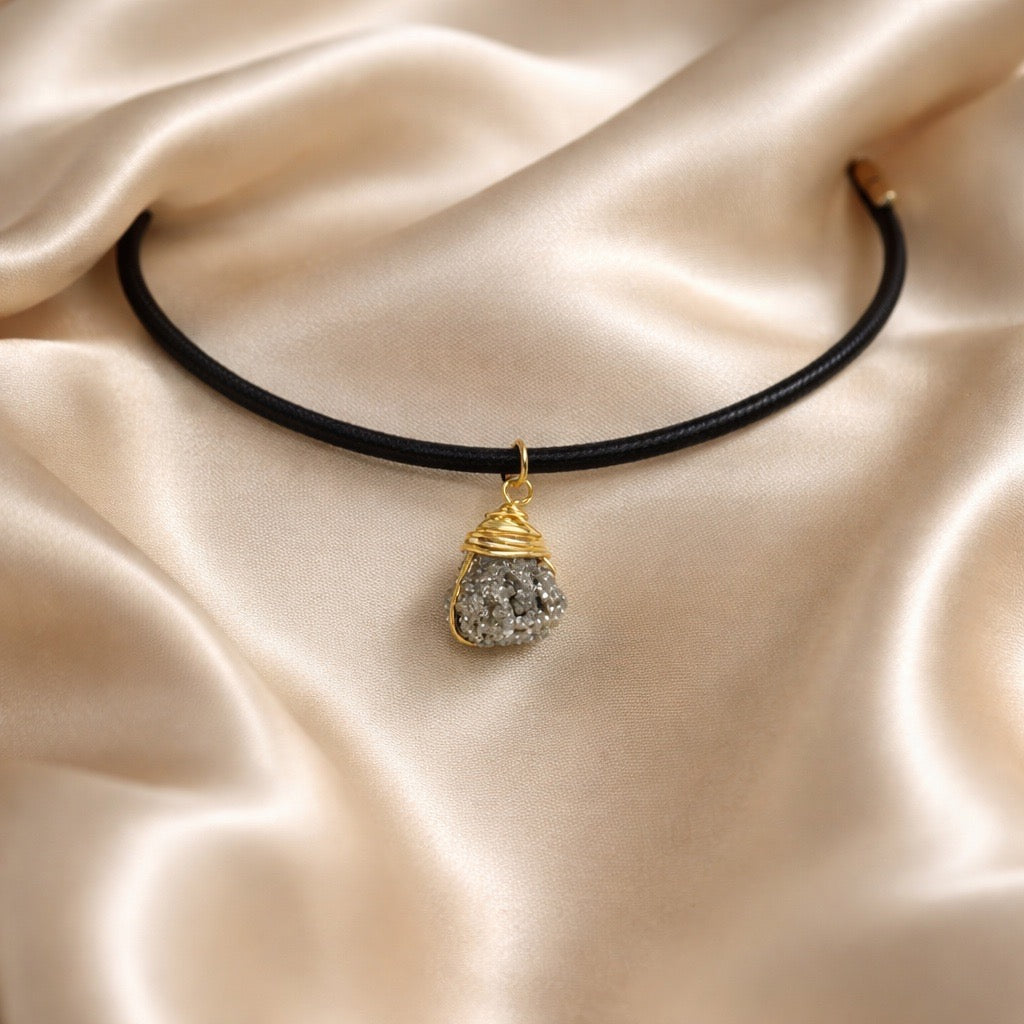 Necklace Magnetic with Semiprecious Raw Stone