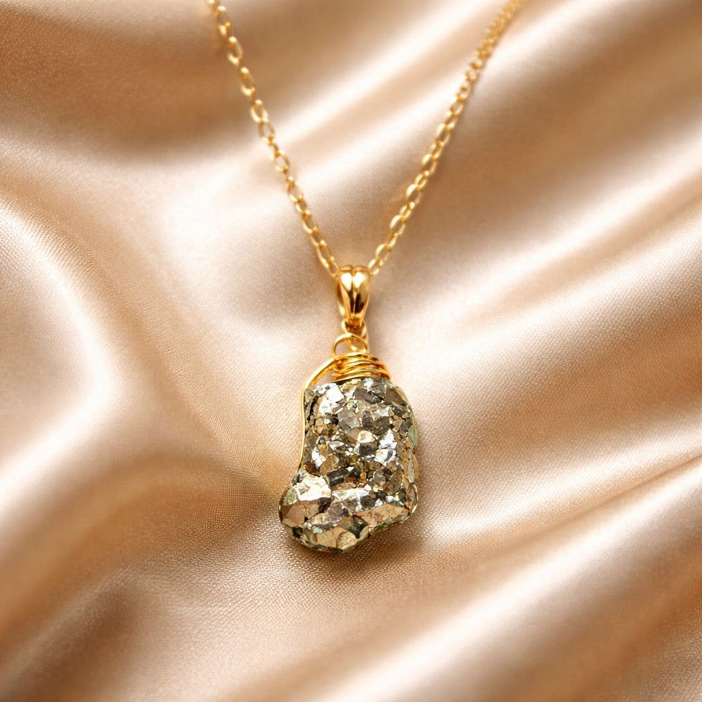 Necklace Long Natural Stones Gold