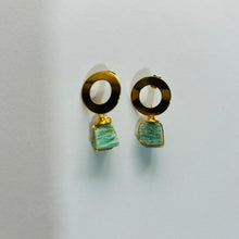 Load image into Gallery viewer, Earrings Circle Base Raw Stones