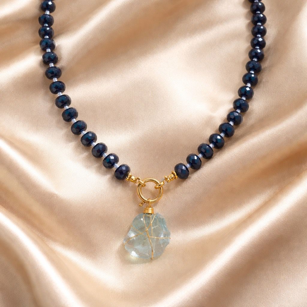 Necklace Threaded Beads with Stone