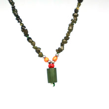 Load image into Gallery viewer, Necklace Green Thread Beads