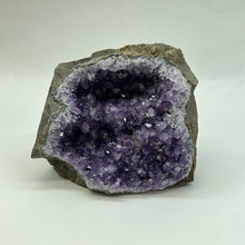 Load image into Gallery viewer, Amethyst Stone (Uruguay)