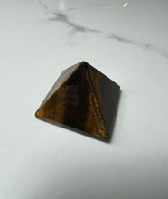 Load image into Gallery viewer, Mini Polished Pyramid Stones