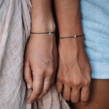 Load image into Gallery viewer, Bracelet Leather Distant (Pair)