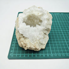 Load image into Gallery viewer, Geode Natural Stone White Big