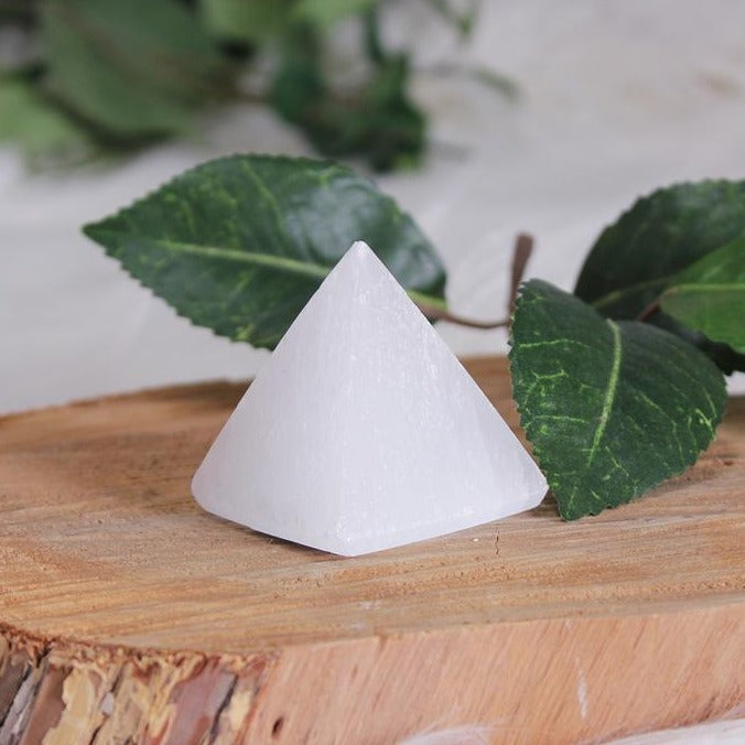 Selenite Piramid