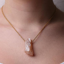 Load image into Gallery viewer, Necklace Aura Quartz Colors