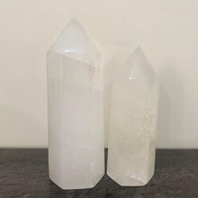 Load image into Gallery viewer, White Calcite Pointer Generator