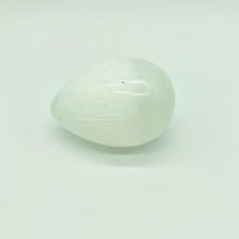 Load image into Gallery viewer, Selenite Egg
