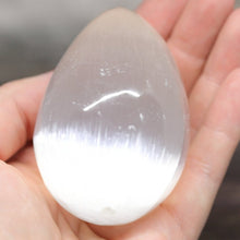 Load image into Gallery viewer, Selenite Egg
