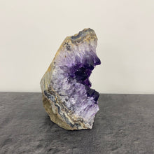 Load image into Gallery viewer, Amethyst Stone (Uruguay)